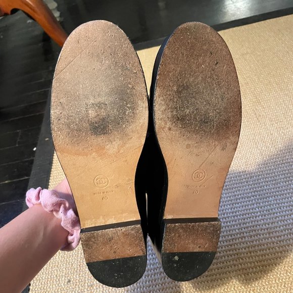 ULTRA RARE Chanel 2019 Interlocking CC Logo Loafers. Fits like 8.5. - Picture 4 of 6